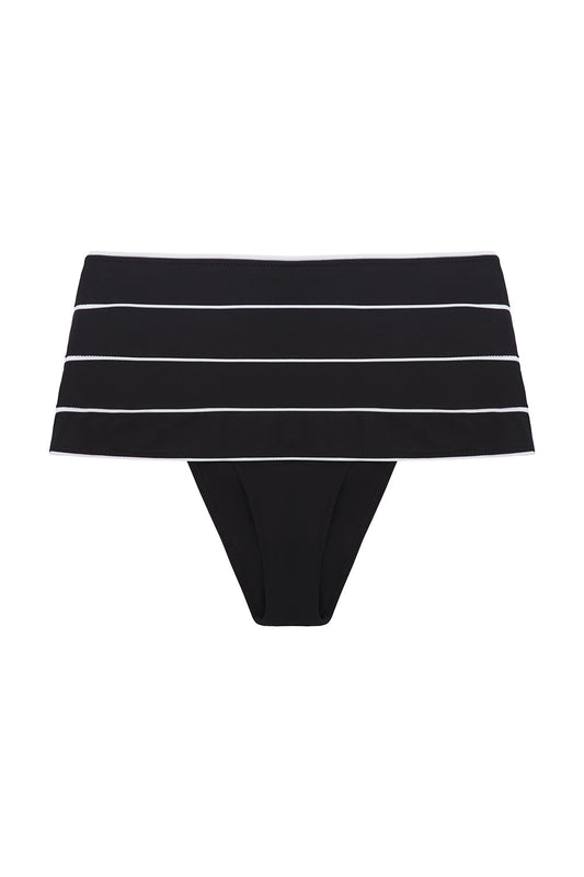 sculpting deco bottom in black and white compression