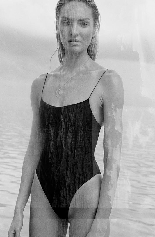 the sculpting C in black compression