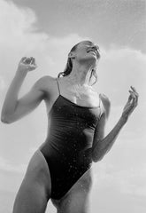 the sculpting C in black compression